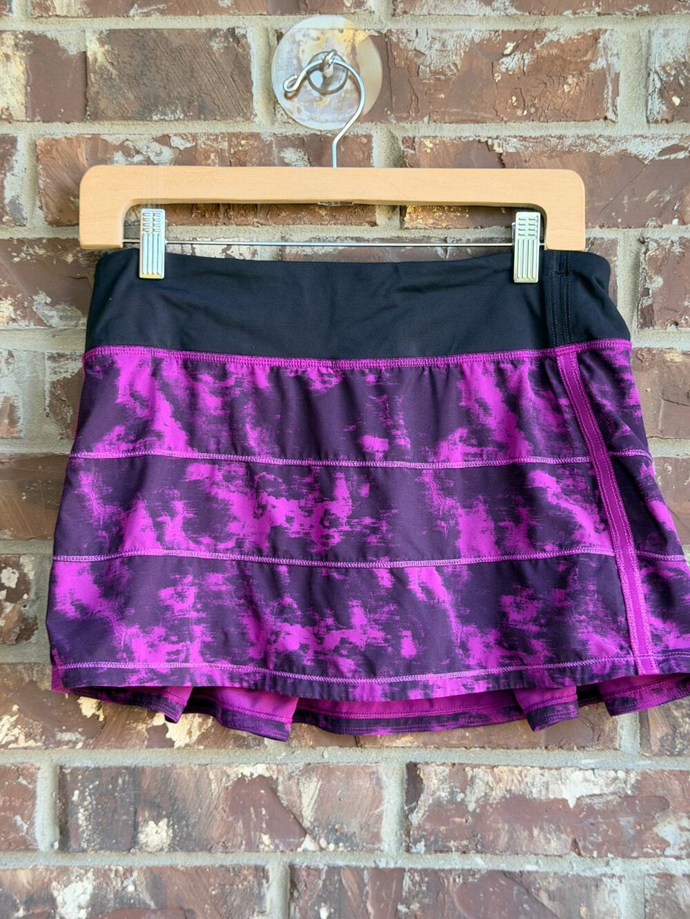 Lululemon Pace Setter Skort Purple Black Print Size 8